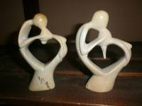 STATUA BACIO ALL'INDIETRO